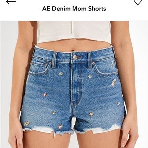 American Eagle Mom Short
